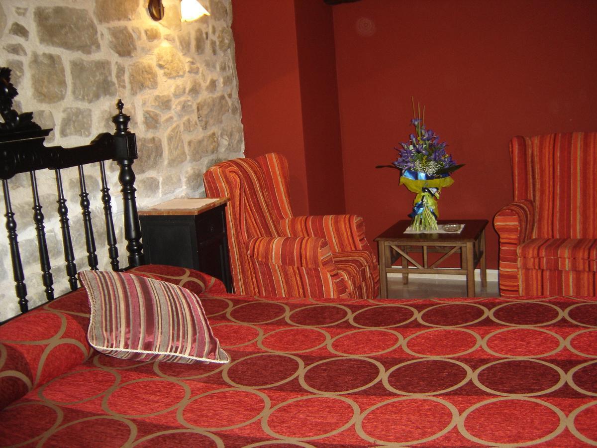 Hostal Casa Laure Y Mª Jose Arens de Lledo Exterior foto